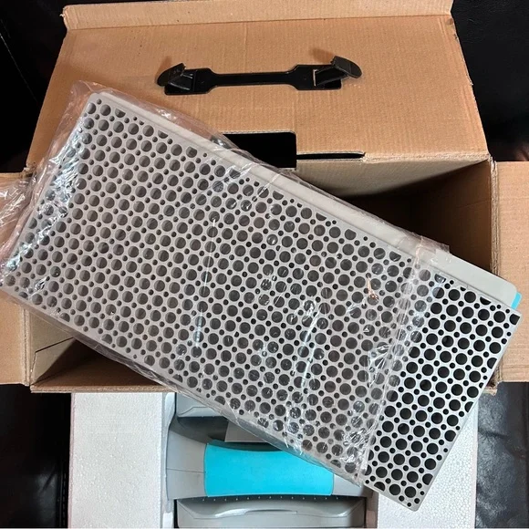 We R Memory Keepers Evolution Advanced die-cut & embossing machine - Picture 11 of 15